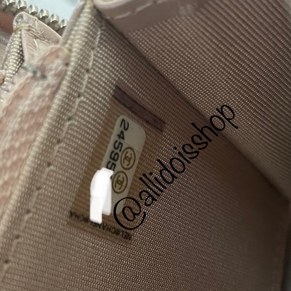CHANEL MEDIUM ZIP WALLET - Picture 13 of 13